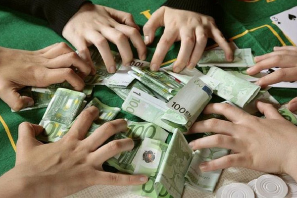Bạn không nên làm như thế này trong khi quẩy bài xập xám