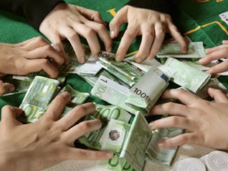 Bạn không nên làm như thế này trong khi quẩy bài xập xám