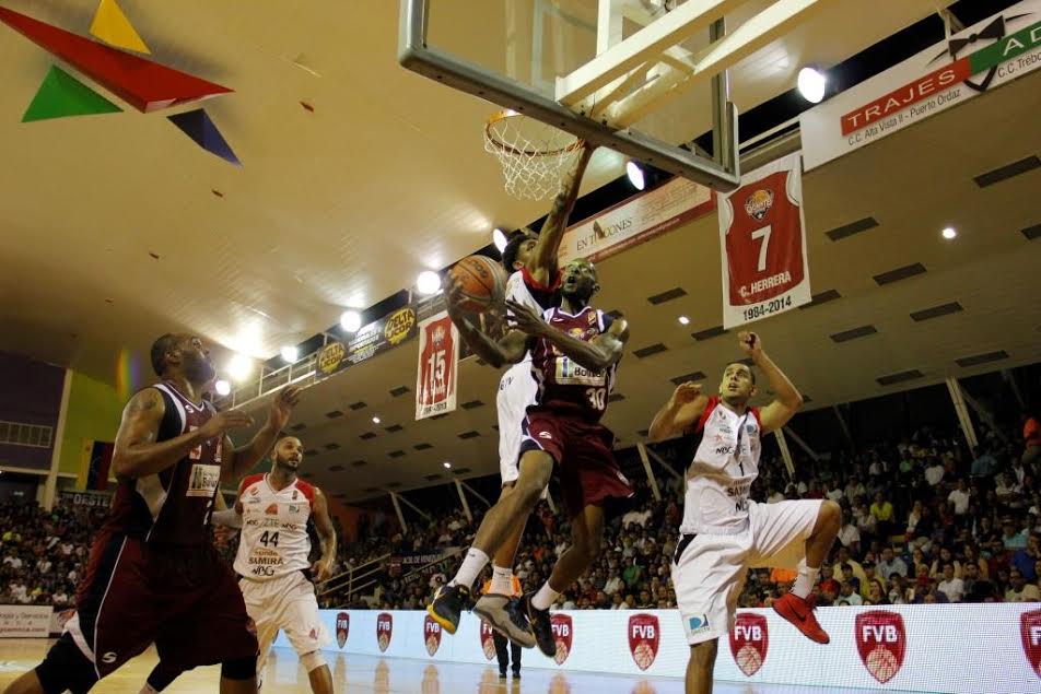 Cocodrilos vs Gigantes