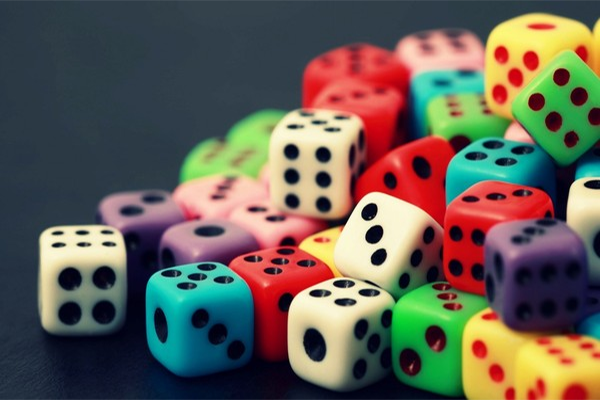 Khi gieo xúc xắc sẽ có nhiều yếu tố tác động lên su-that-dang-sau-viec-choi-do-xuc-xac-casino-do-den-hien-nay
