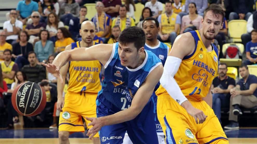 FC Barcelona Basquet vs Basket Zaragoza 2002