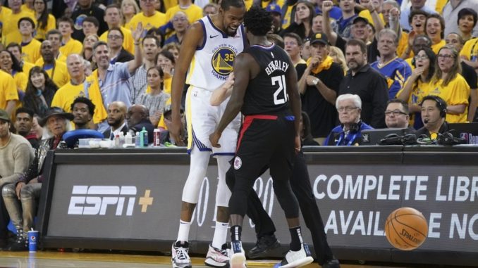 2019-04-14T030948Z_124554393_NOCID_RTRMADP_3_NBA-PLAYOFFS-LOS-ANGELES-CLIPPERS-AT-GOLDEN-STATE-WARRIORS-Watermarked-1555599948