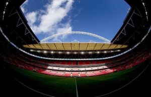 Chung kết EURO 2020 bị hoãn