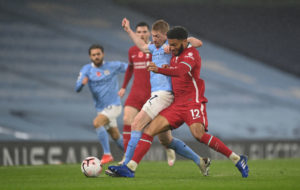 Liverpool củng cố hàng phòng thủ