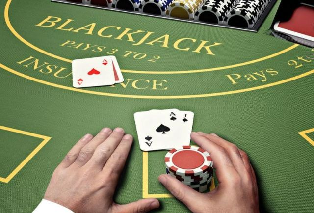 Blackjack là game chơi được nhiều người yêu thích Blackjack Là Gì? Các Kiến Thức Về Trò Chơi Không Thể Bỏ Qua