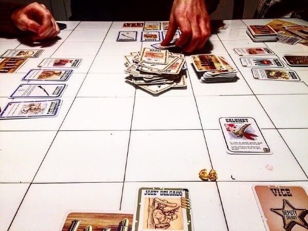 Bài bang là một Board Game hấp dẫn Bài Bang Là Gì? Hướng Dẫn Cách Chơi Bài Bang Cho Người Mới