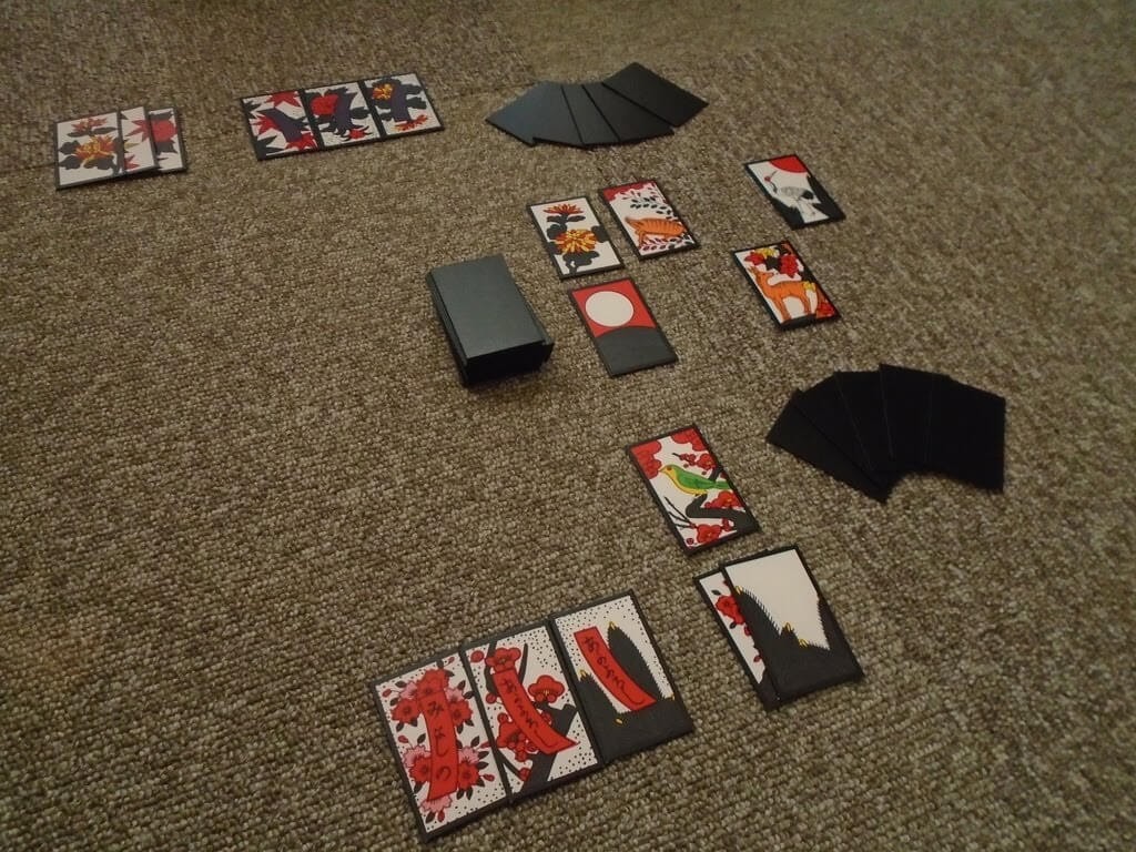 Luôn rất kịch tính nhưng cách chơi lại khá đơn giản chỉ có ở bài Hanafuda Chia Sẻ Cách Chơi Bài Hanafuda Đơn Giản, Dễ Thắng Nhất