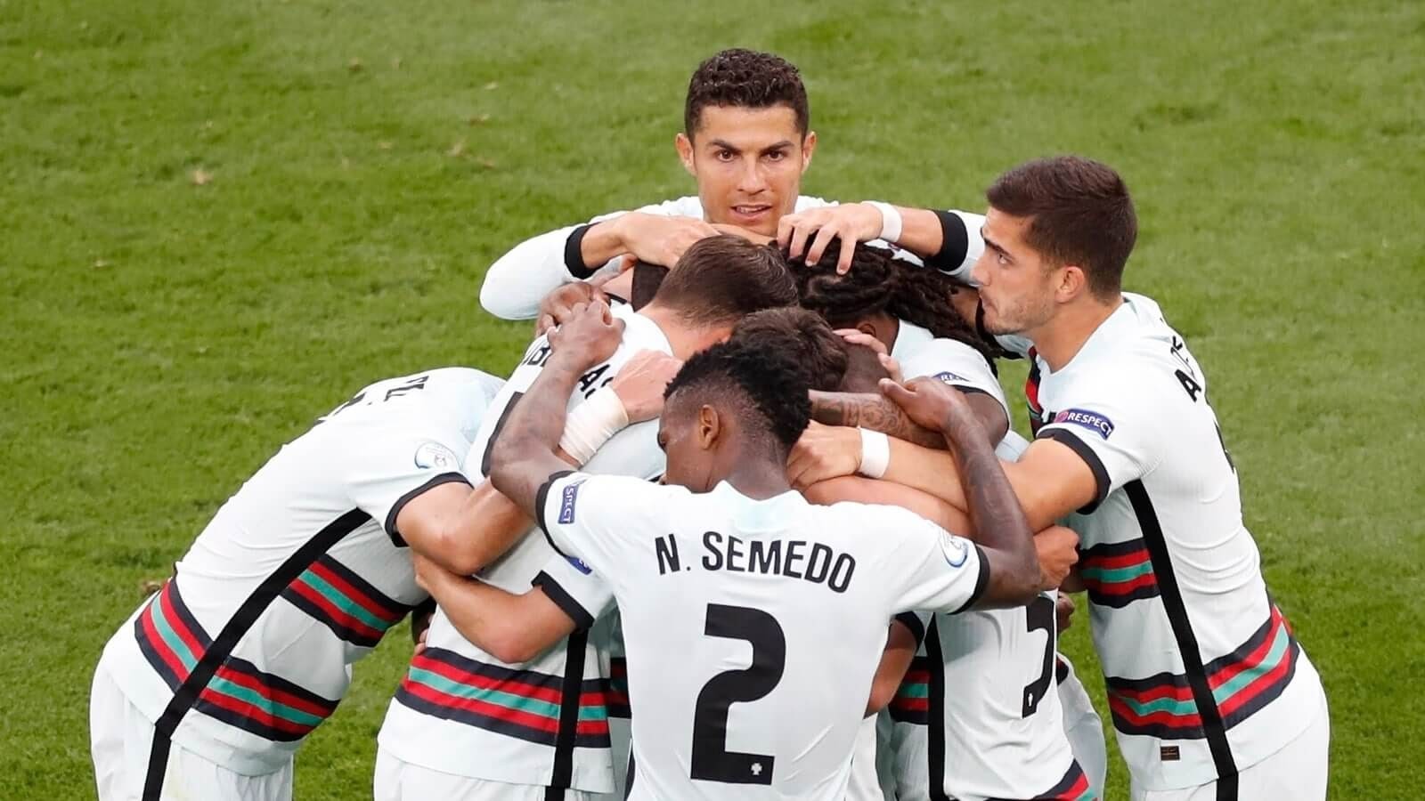 Bàn thắng mở màn đó là động lực tiếp theo để Ronaldo chinh phục được những kỷ lục mới trong trận chiến đọ sức với Pháp và Đức Ronaldo Thiết Lập Kỷ Lục Vĩ Đại Mọi Thời Đại Tại EURO 2021