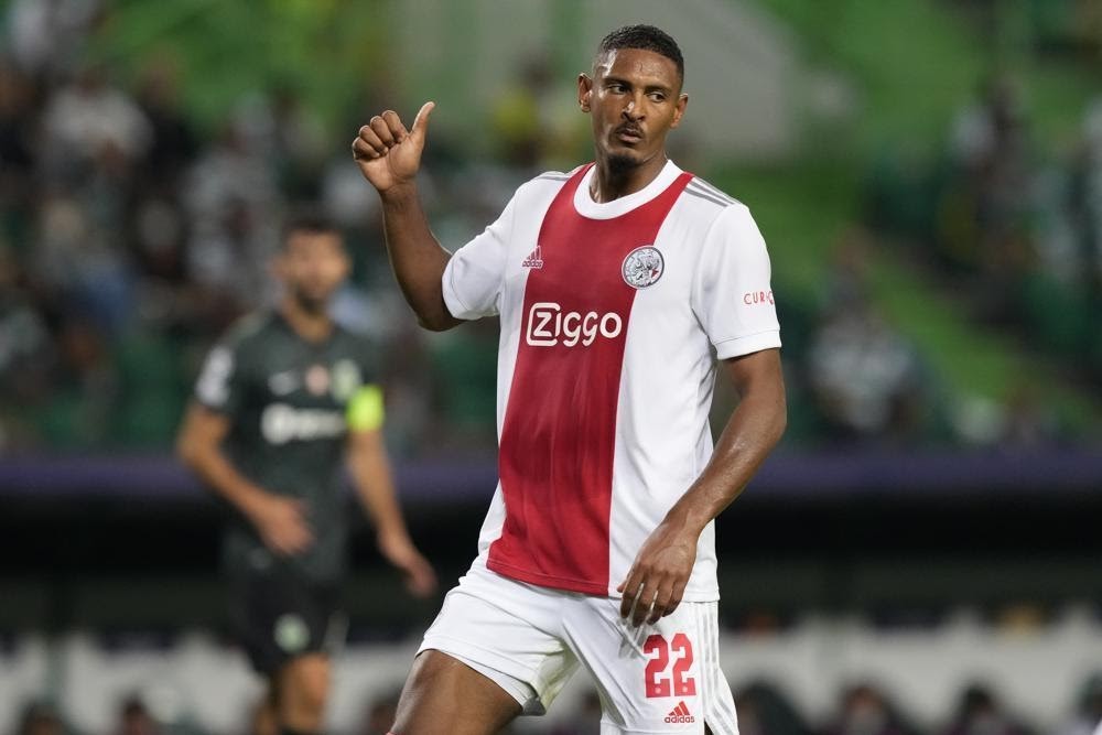 Sebastien Haller là người được Dortmund nhắm đến thay thế cho chân sút Na Uy Dortmund tìm phương án dự phòng, Haaland có hành động lạ