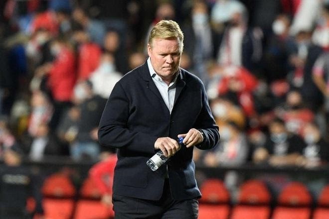 HLV Koeman đã bị sa thải sau những thất bại tệ hại của đội bóng Barca đi đến ngày tàn, Real tiếp tục thăng hoa trên BXH