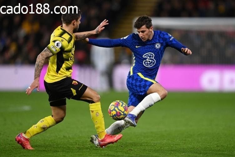 Chelsea phải nhọc nhằn vượt qua đối thủ Watford để trụ ngôi đầu Chelsea khủng hoảng lực lượng, nhọc nhằn trụ ngôi BXH