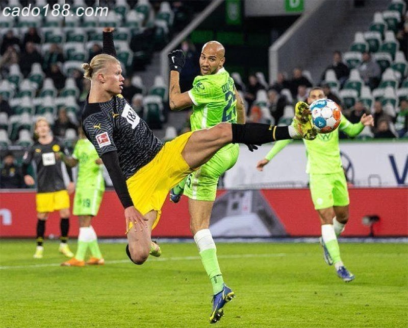 Erling Haaland trở lại mang niềm vui cho Dortmund sau thời gian dài nghỉ thi đấu Dortmund ngược dòng mãn nhãn, Haaland lập lại kỳ tích