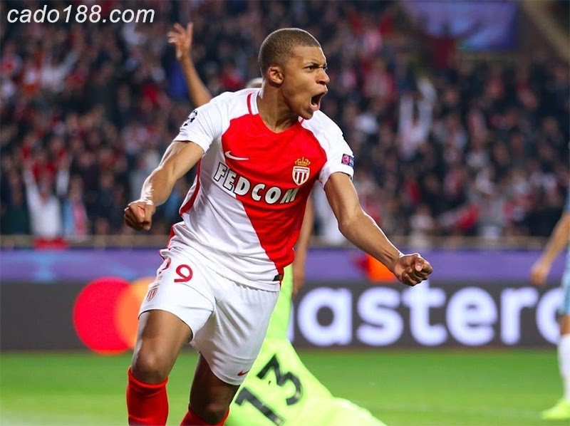 Bản hợp đồng chuyên nghiệp đầu tiên của Mbappe với Monaco khá thành công Kylian Mbappe và sức ảnh hưởng của cầu thủ trẻ ở 3 CLB