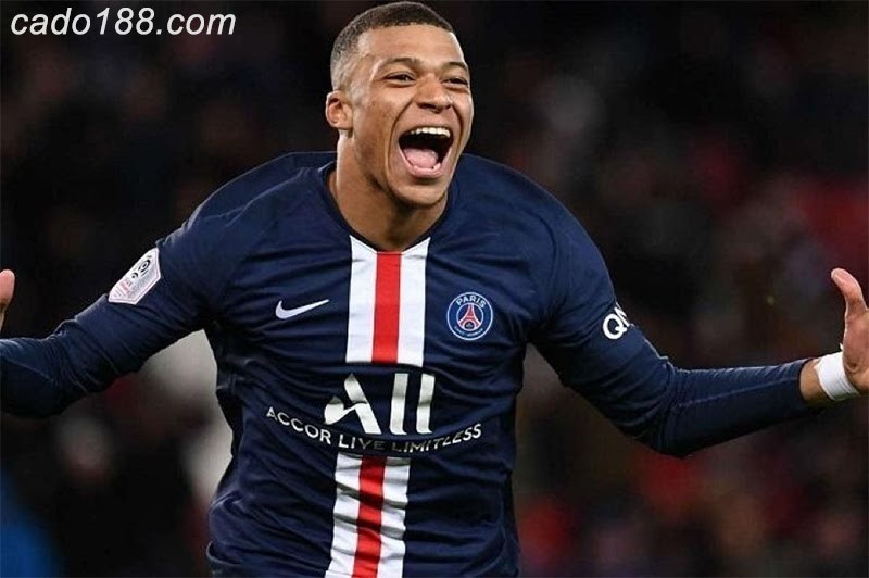 Mbappe có kỹ năng và tố chất trở thành một ngôi sao như 2 người đàn anh của mình Kylian Mbappe và sức ảnh hưởng của cầu thủ trẻ ở 3 CLB