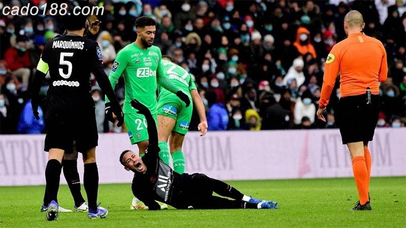 PSG gặp khó khăn khi tiền đạo Neymar gặp chấn thương Ligue 1: Neymar gặp chấn thương, Ramos ra mắt PSG