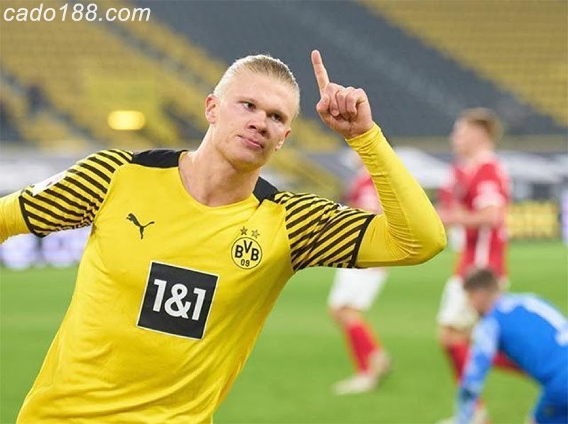 Dortmund đã lo lắng khi tiền đạo trẻ Haaland gặp chấn thương Haaland trở lại giúp Dortmund tiến sát ngôi đầu BXH