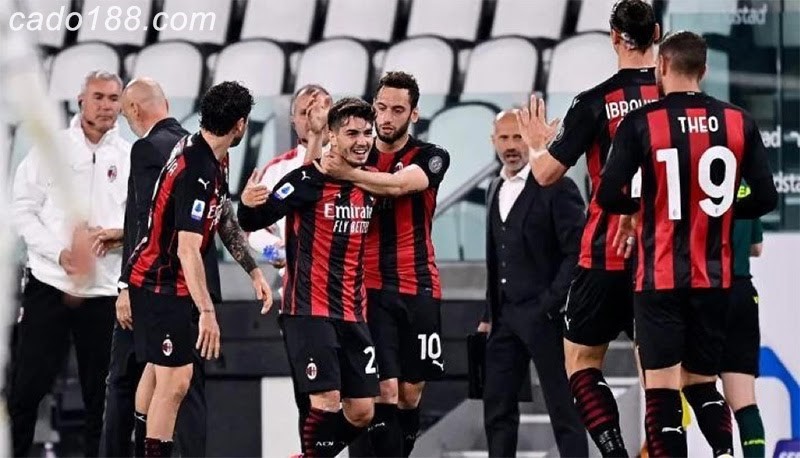 Milan dường như đã có cơ hội để bức phá mình trên bảng xếp hạng Inter hụt chân tại Serie A, Milan lỡ cơ hội lên đầu BXH
