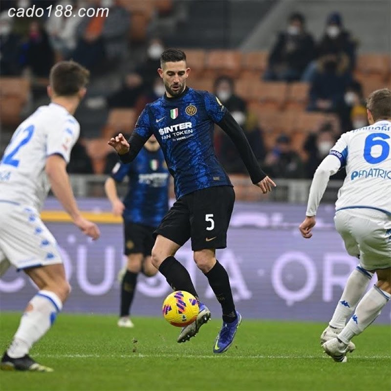 Inter lại hụt chân ở Serie A bỏ lỡ cơ hội đứng đầu Serie A Inter hụt chân tại Serie A, Milan lỡ cơ hội lên đầu BXH