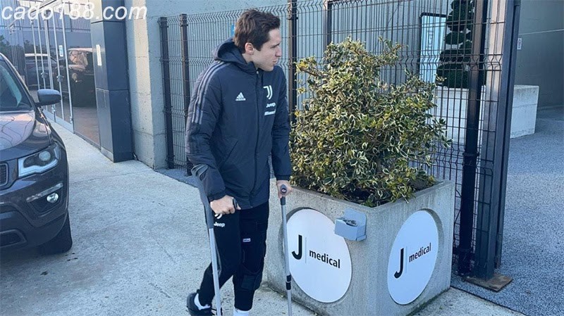 Chiesa phải nghỉ thi đấu trong thời gian vài tháng tới sau khi phẫu thuật Sao Juventus gặp chấn thương nặng, nguy cơ nghỉ hết mùa