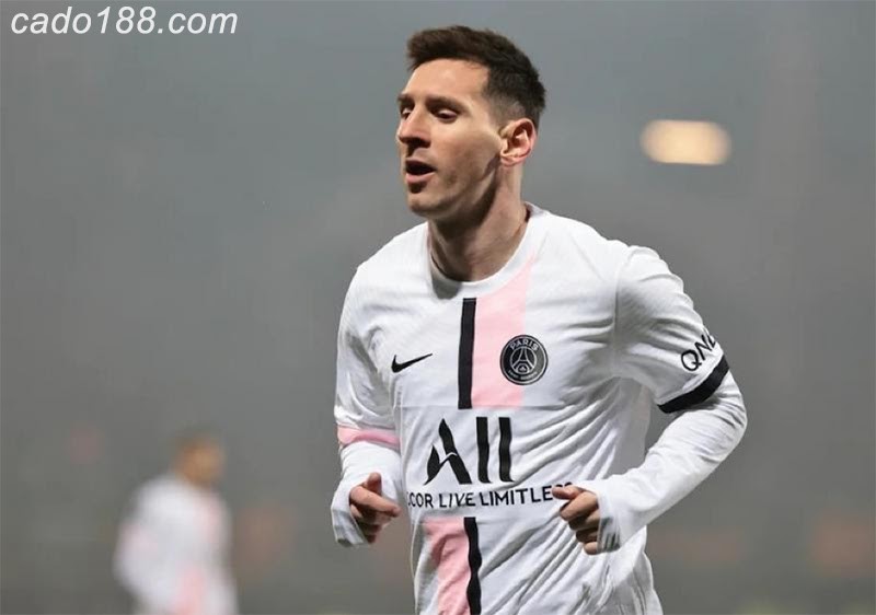 Thông tin Messi nhiễm Covid khiến người hâm mộ không khỏi lo lắng Ligue 1: Messi nhiễm Covid, Mbappe cán mốc 150 bàn