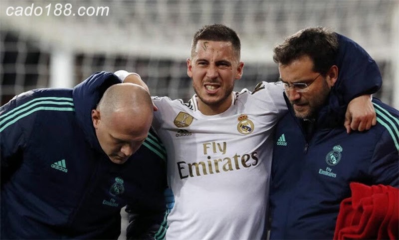 Hazard thậm chí chỉ là cầu thủ dự bị cho đàn em ở mùa giải này Real Madrid từ chối điều trị chấn thương cho Hazard