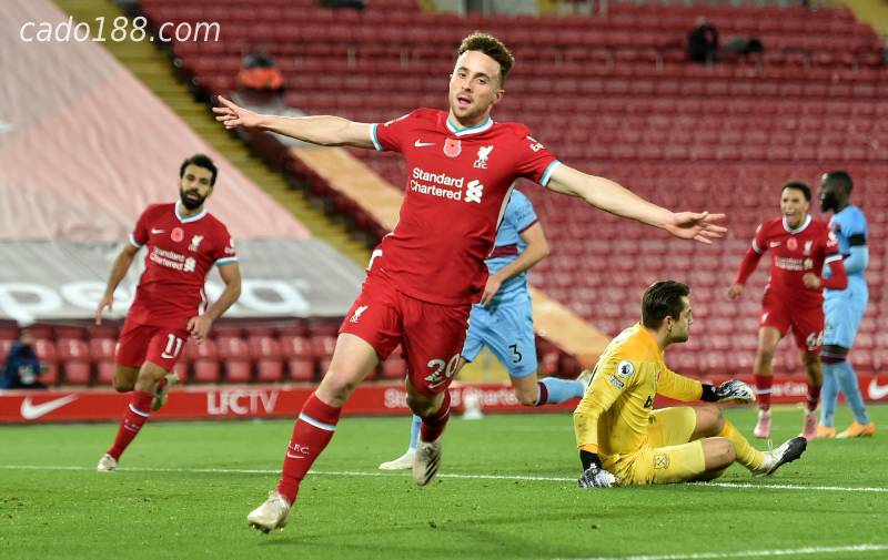 Jota lập đại công mang chiến thắng về cho Liverpool