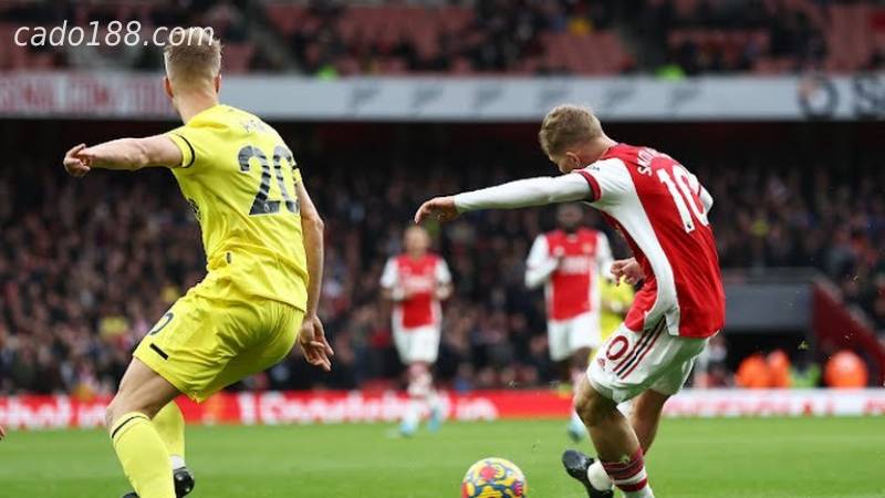 Thắng Brentford, Arsenal bức phá trong cuộc đua Top 4