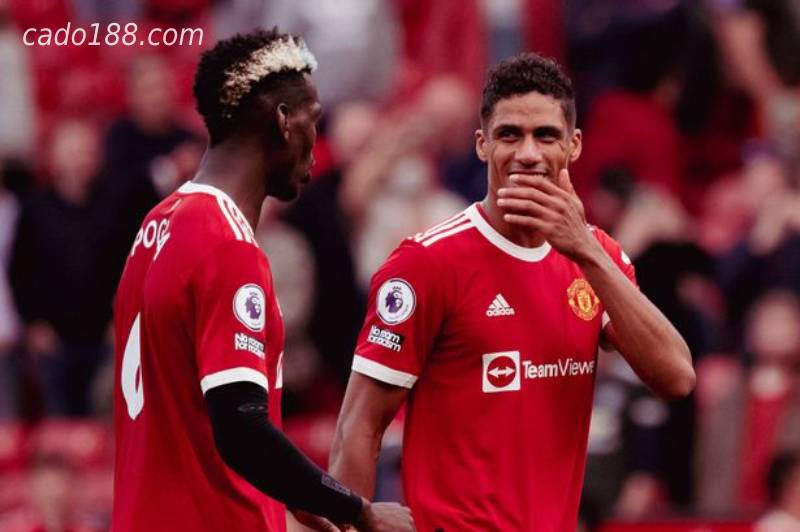 Raphael Varane đánh giá cao Pogba trong ngày trở lại
