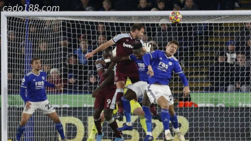 Hòa Leicester, West Ham có nguy cơ văng khỏi Top 4
