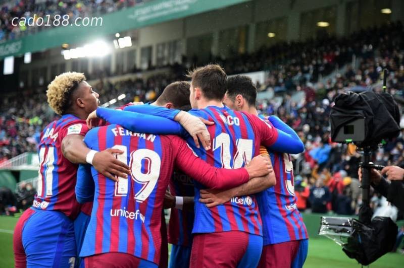 Barca bức phá, kéo dài mạch thắng liên tiếp lên 4 trận