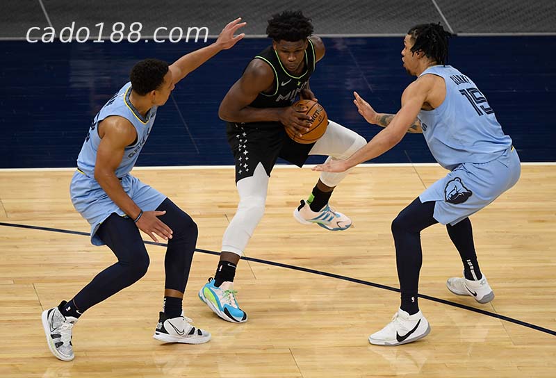 Memphis Grizzlies đang rất được đà đẩy Minnesota Timberwolves đến bờ vực bị loại Soi kèo bóng rổ Timberwolves vs Grizzlies, 24/4, NBA