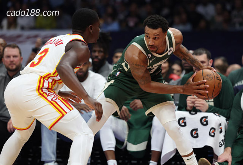 Atlanta Hawks đã đánh bại Milwaukee Bucks với tỷ lệ 123-113 trong lần đầu tiên của trận đấu Atlanta Hawks đã đánh bại Milwaukee Bucks với tỷ lệ 123-113 trong lần đầu tiên của trận đấu