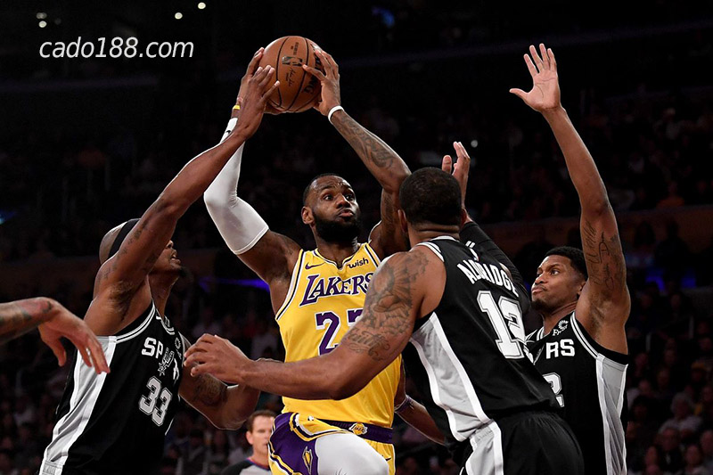 Chuyến làm khách đến sân nhà SA Spurs sẽ là cơ hội giúp LA Lakers cải thiện thứ hạng của mình Soi kèo bóng rổ San Antonio Spurs vs LA Lakers 27/11