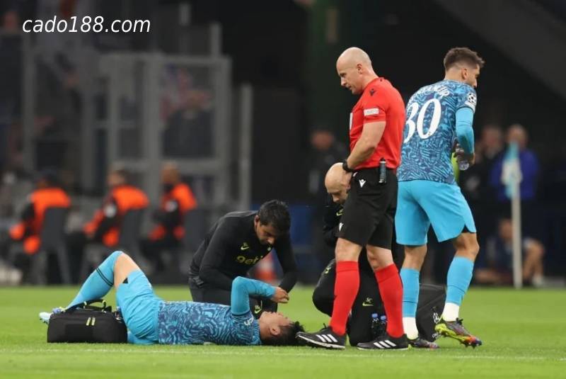 Son Heung Min chấn thương nặng
