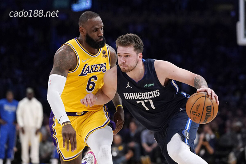 Mavericks và Lakers sẽ có lần chạm trán đầu tiên và Dallas sẽ có lợi thế sân nhà trong trận này Soi kèo bóng rổ Dallas Mavericks vs LA Lakers