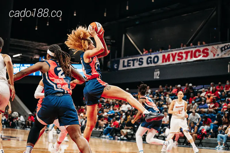 Có thể thấy rất rõ khâu tấn công của Phoenix Mercury khá bất ổn và thiếu hiệu quả Washington Mystics vs Phoenix Mercury