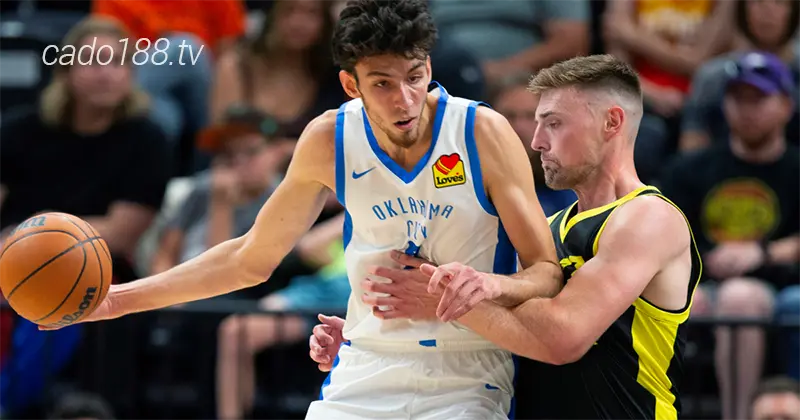 Bên cạnh Victor Wembanyama, Chet Holmgren cũng là một trong những cầu thủ tiềm năng nhất NBA những năm gần đây Soi kèo bóng rổ NBA Summer OKC Thunder vs Mavericks ngày 9_7