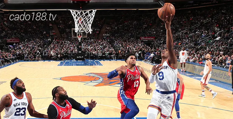 HLV Tom Thibodeau đang đẩy đi những tay ném không còn nằm trong kế hoạch của ông Soi kèo bóng rổ NBA Summer Philadelphia 76ers vs Knicks 9_7