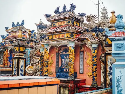 Nằm mơ thấy bia mộ, mồ mả Điềm báo mơ thấy bia mộ, mồ mả
