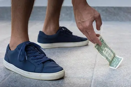 Mơ lượm được tiền là điềm báo điều gì? Mơ thấy lượm được tiền