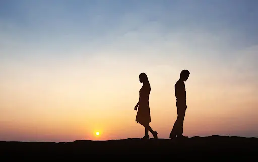 Mơ thấy mình đau khổ, buồn bã khi chia tay Mơ thấy chia tay đau khổ