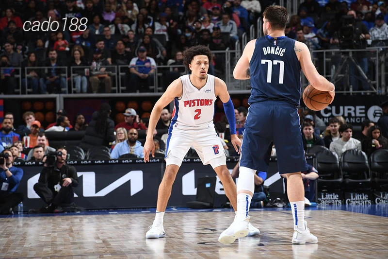 Kyrie Irving sẽ cần thể hiện nhiều hơn để chia lửa cùng Luka Doncic trên hàng công Soi kèo bóng rổ Dallas Mavericks vs Detroit Pistons 21:10