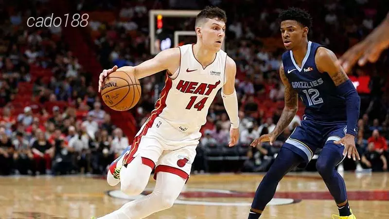 HLV Erik Spoelstra đã để dàn sao trẻ của Miami Heat đọ sức với SA Spurs trong trận đấu vừa qua Soi kèo bóng rổ NBA Miami Heat vs Memphis Grizzlies 16_10