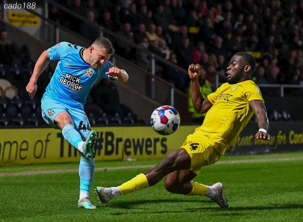 Soi kèo xiên 10/10 Burton vs Cambridge United, League One