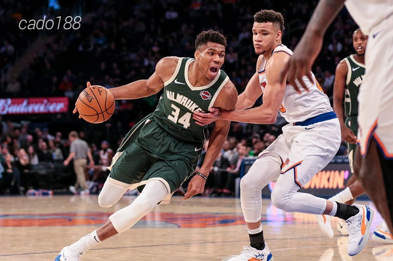 Milwaukee Bucks đang phải trải qua một giai đoạn đầu mùa giải khó khăn hơn những dự đoán trước đó Soi kèo bóng rổ NBA Milwaukee Bucks vs New York Knicks 4:11