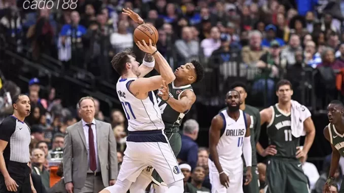 Soi kèo bóng rổ Milwaukee Bucks vs Dallas Mavericks 19-11