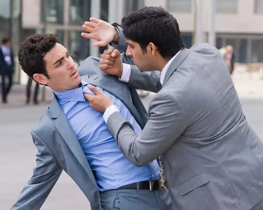 Nằm mơ thấy đánh nhau với người lạ mang những ý nghĩa riêng biệt Nằm mơ thấy đánh nhau với người lạ
