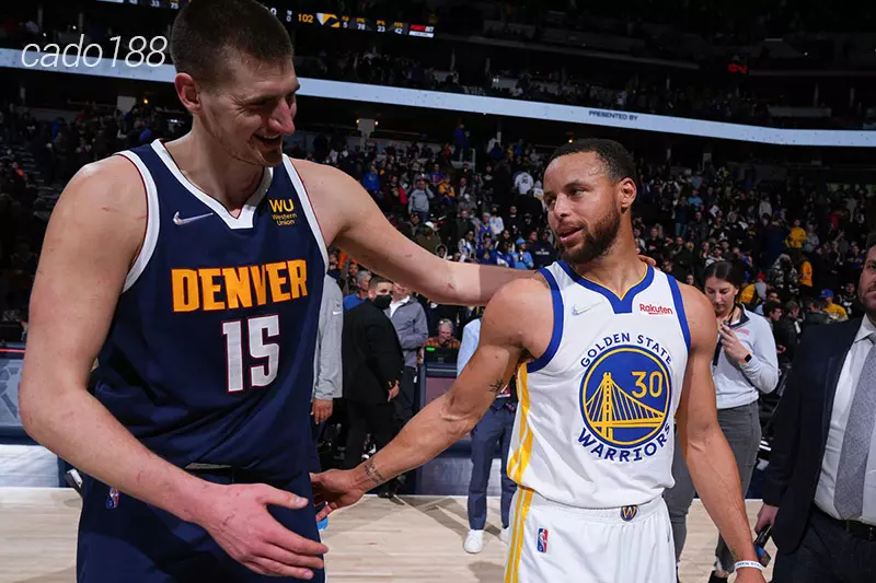 Denver Nuggets đang tỏ ra đuối sức trong cuộc đua thứ hạng với Oklahoma City Thunder và Minnesota Timberwolves Soi kèo bóng rổ Golden State Warriors vs Denver Nuggets 5_1