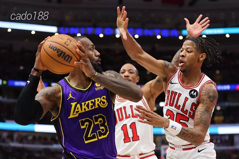 LA Lakers đã có một trận đấu vô cùng quả cảm trước LA Clippers khi LeBron James vắng mặt Soi kèo bóng rổ NBA LA Lakers vs Chicago Bulls ngày 26_1