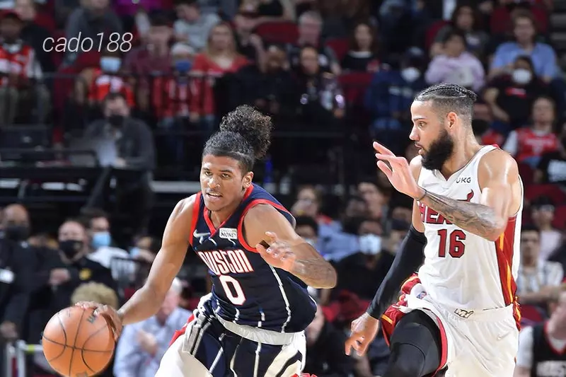 Đoàn quân HLV Erik Spoelstra đang lao dốc không phanh trên BXH miền Đông Soi kèo bóng rổ NBA Miami Heat vs Houston Rockets ngày 9_1